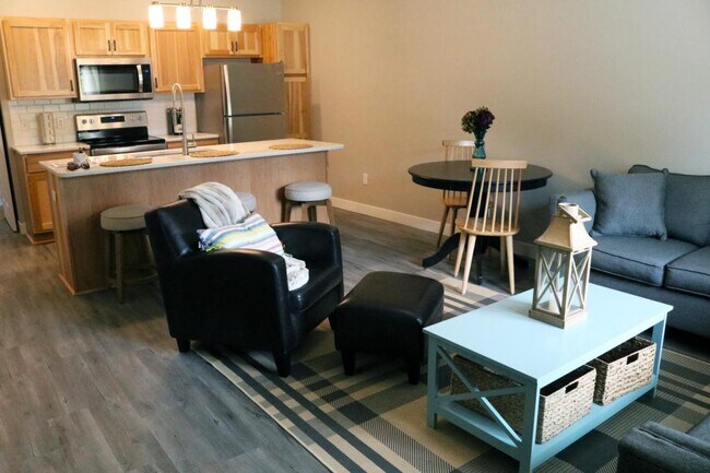 Building Photo - 6 Reserve Ct