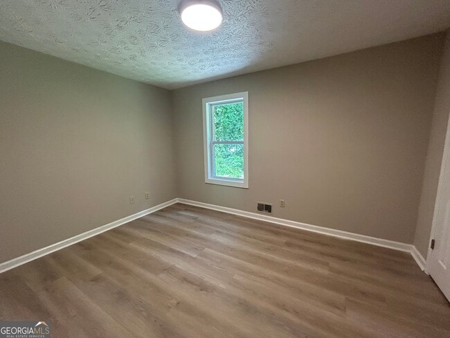 Building Photo - 115 Meadowbrook Ct