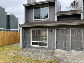 Building Photo - Stunning Renovated 2BR/1.5BA Duplex with A...
