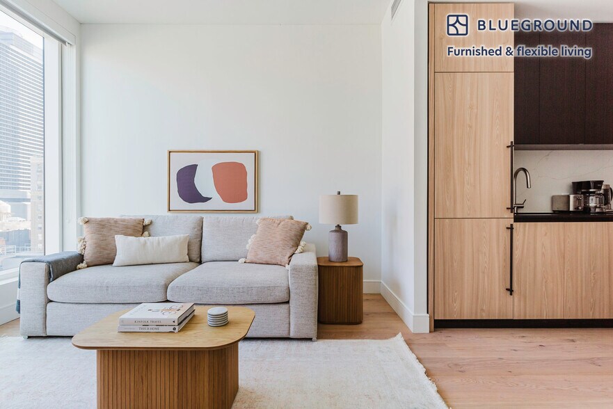 Building Photo - 312 W 43rd St