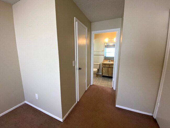 Building Photo - 4148 Pershing Pointe Pl