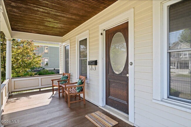 Building Photo - 162 Lake Ave