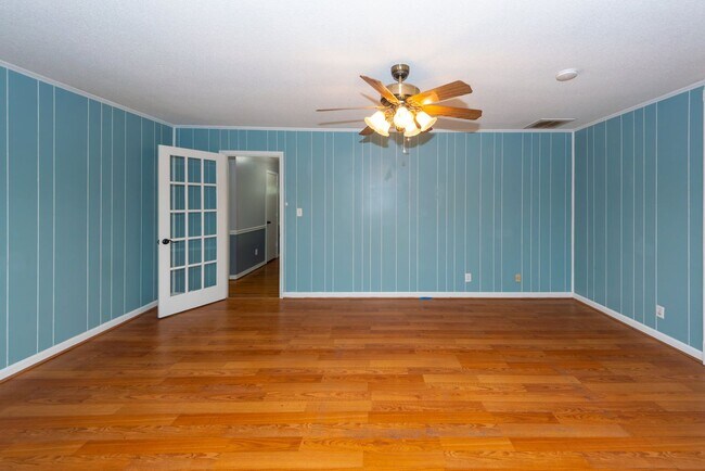 Building Photo - 3 Bedroom 2 Bath Home in Kings Grant - Sum...