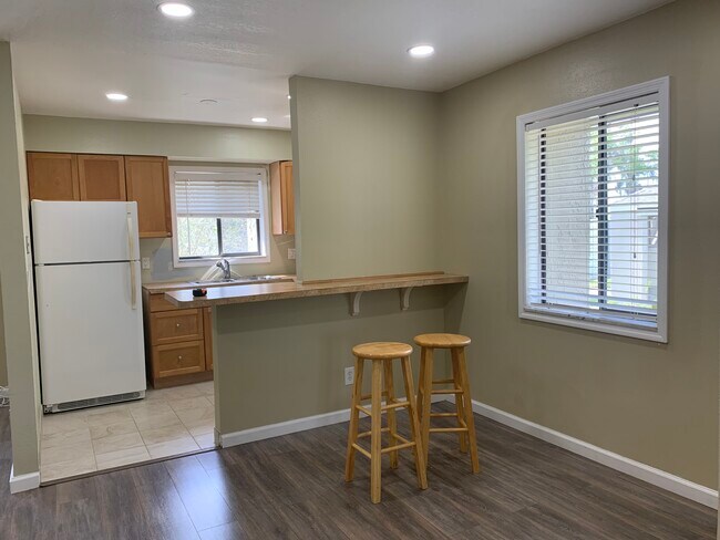 Building Photo - 129 Springwood Cir