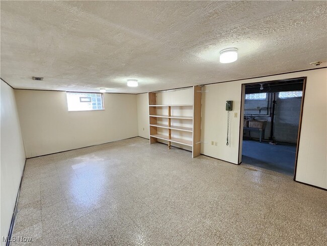 Building Photo - 5650 Cascade Ct
