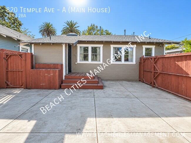 Building Photo - 820 Temple Ave