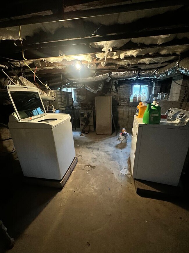 Building Photo - 527 Maryland Ave