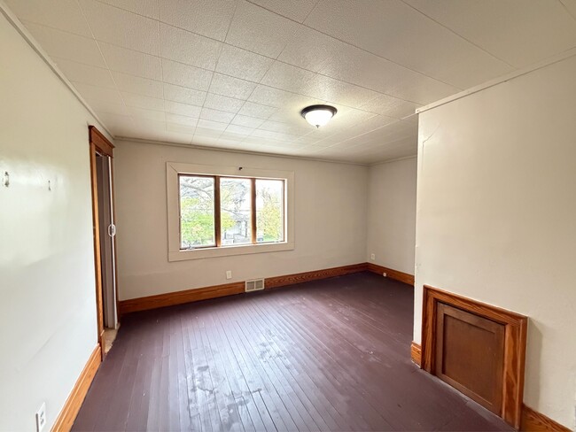 Building Photo - 784 15th St