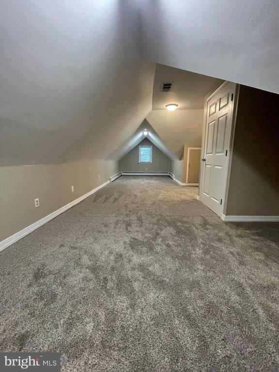 Building Photo - 2249 W Walnut St