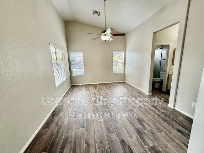 Building Photo - 4029 W Hackamore Dr