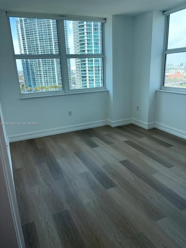 Building Photo - 31 SE 5th St