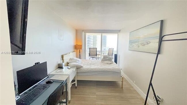 Building Photo - 1717 N Bayshore Dr