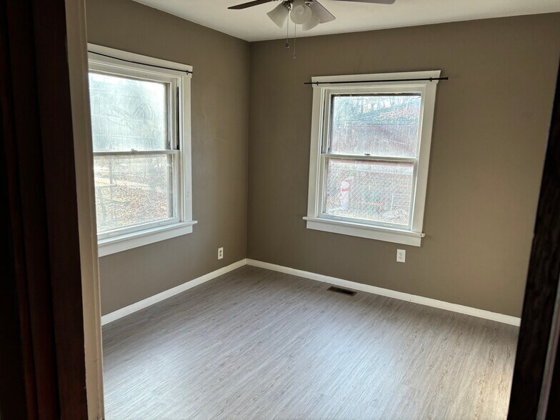 Building Photo - 1304 Randle St