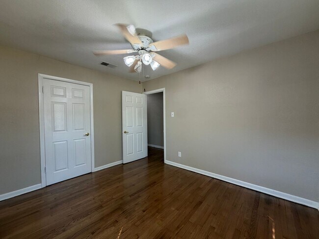 Building Photo - 4816 Melita Ave