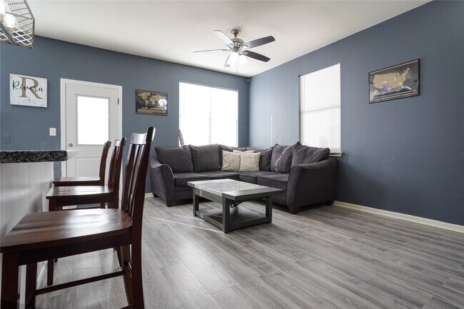Building Photo - 6419 Waldron Dr