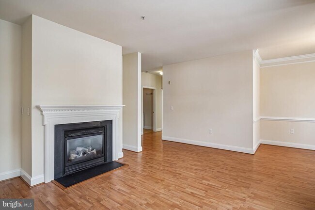 Building Photo - 12824 Clarksburg Square Rd