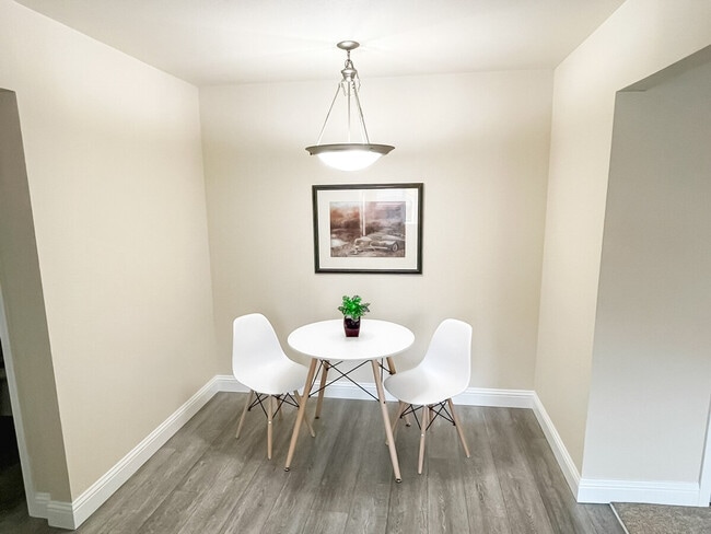 Building Photo - 12701 N Pennsylvania Ave