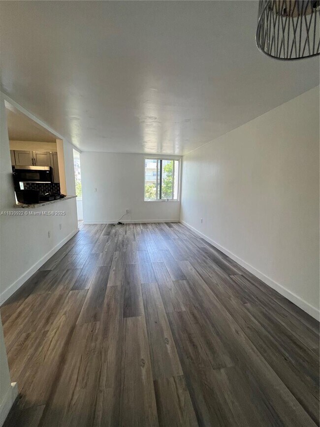 Building Photo - 250 180th Dr