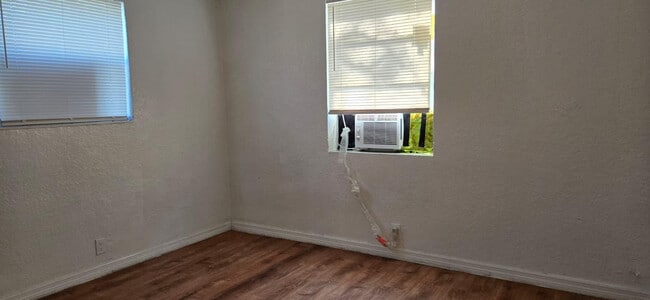 Building Photo - 112 Newton Rd