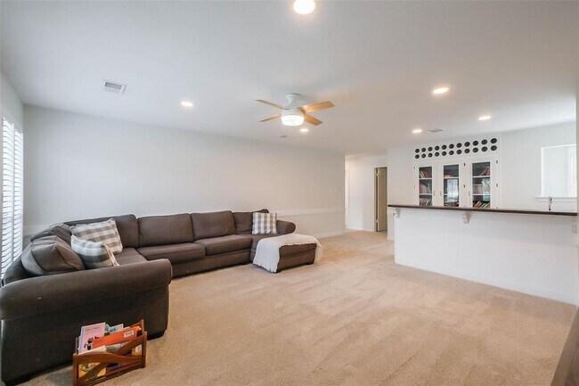 Building Photo - 1319 Hannington Dr