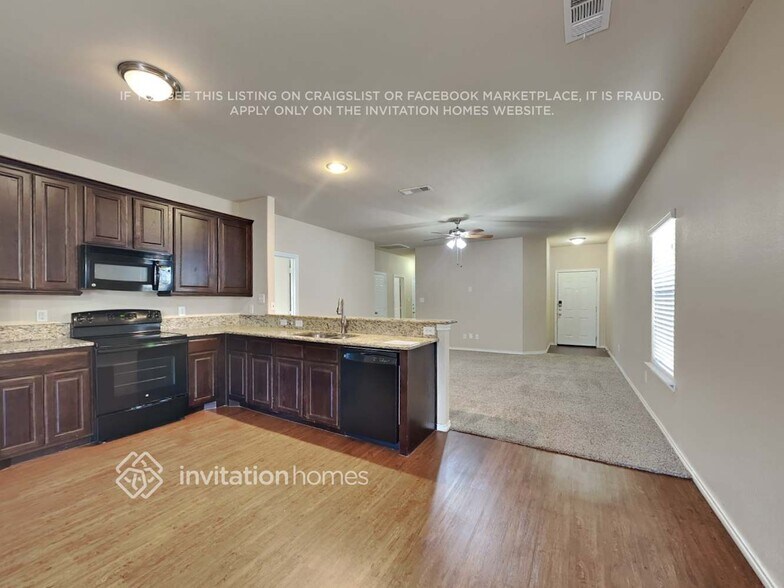 Building Photo - 1832 Village Park Trail
