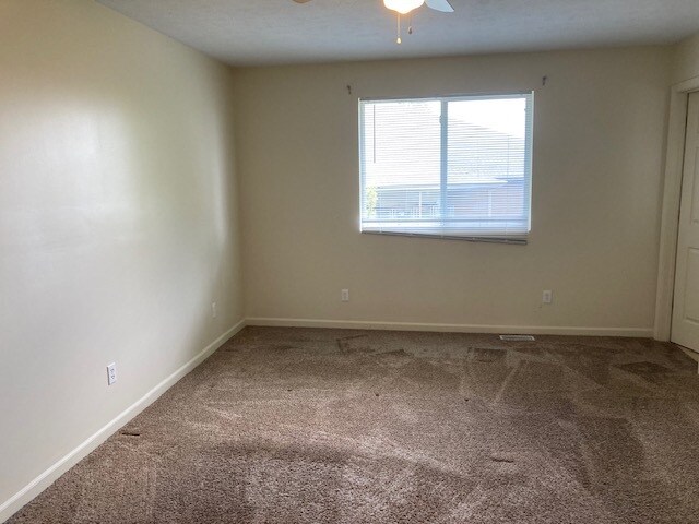 Building Photo - 211 Saratoga Cir