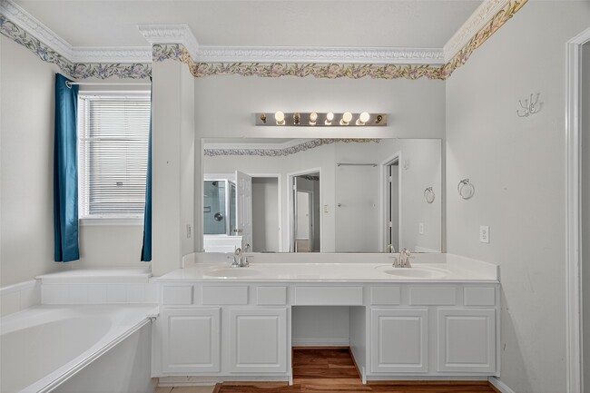 Building Photo - 602 Field Run Ct