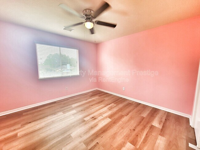 Building Photo - 2715 Sailors Moon Dr