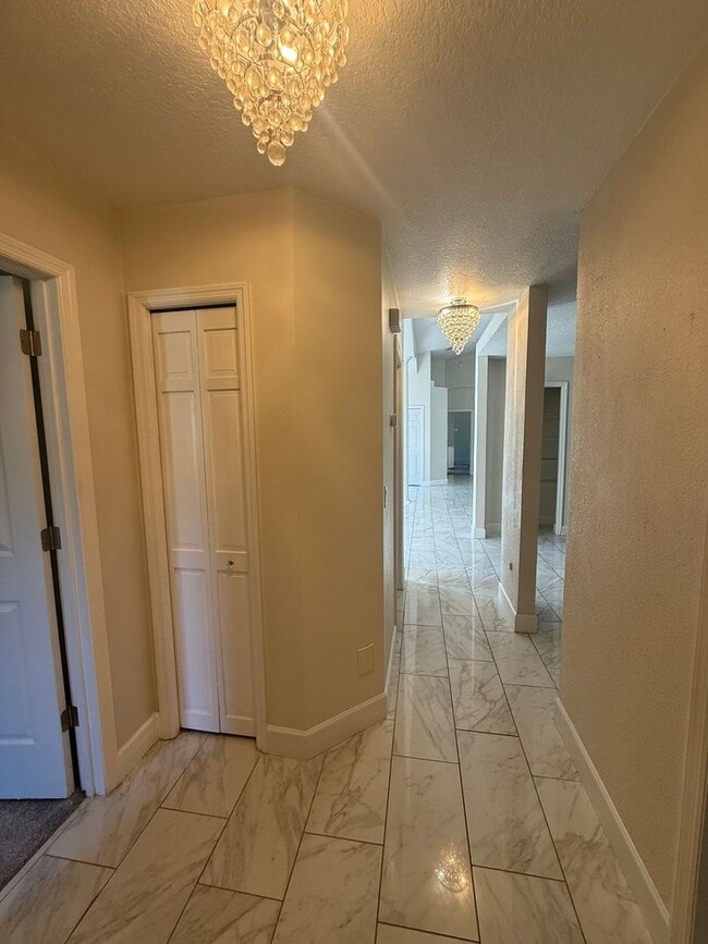Building Photo - Beautiful Spacious 3 bed 3 bath Home in Debary