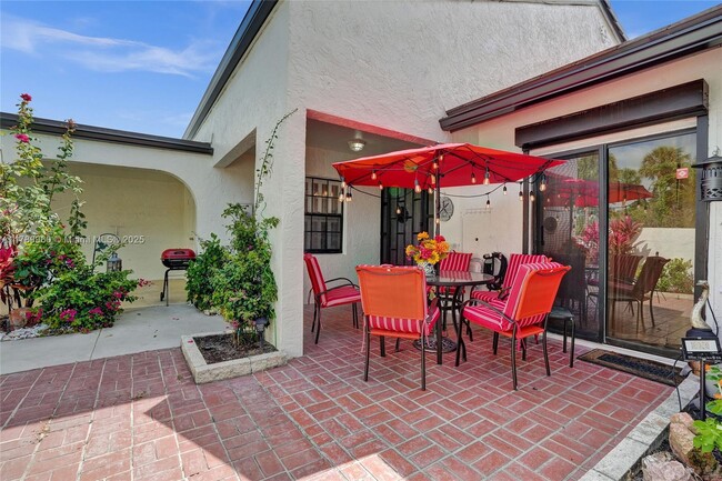 Building Photo - 5646 Parkwalk Cir E