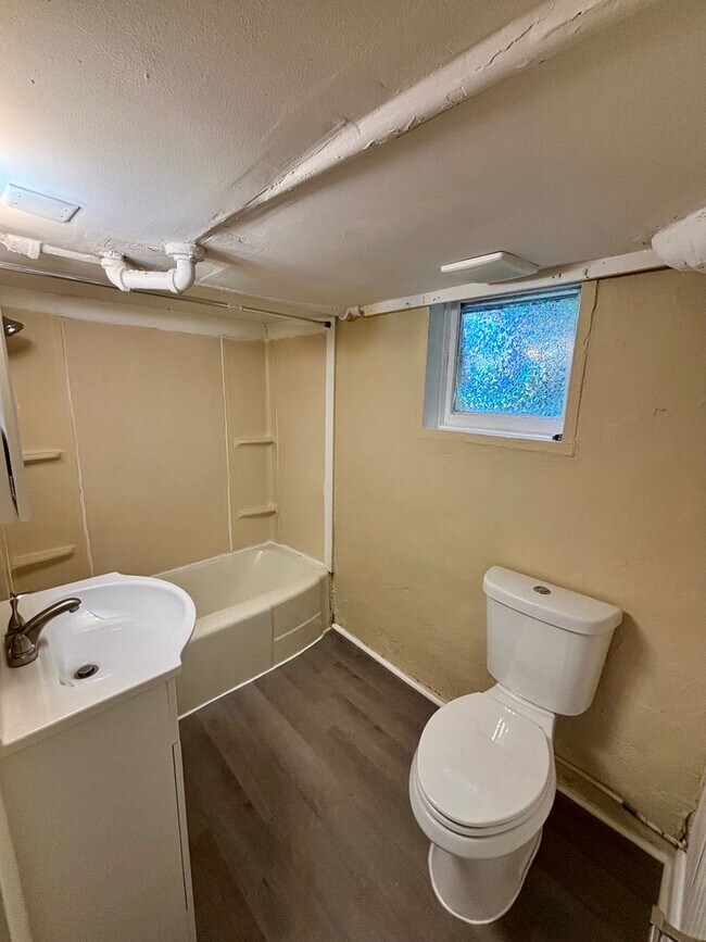 Building Photo - Live at the Color Wheel - Walk to UNC!