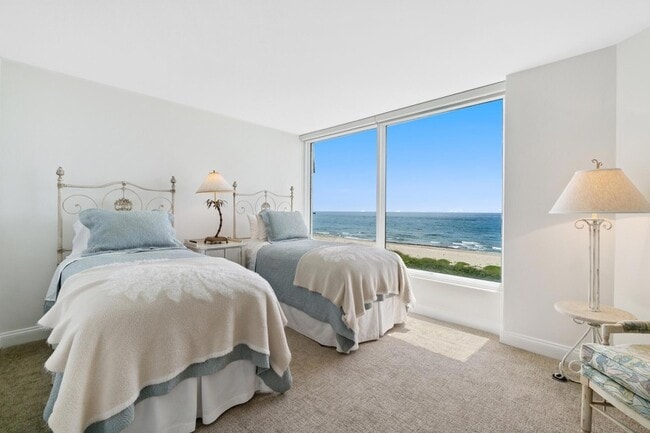 Building Photo - 2565 S Ocean Blvd