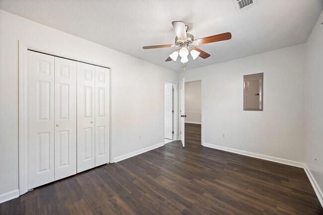 Building Photo - 638 Goodale Ln