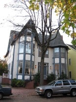 Building Photo - 364 Middle St