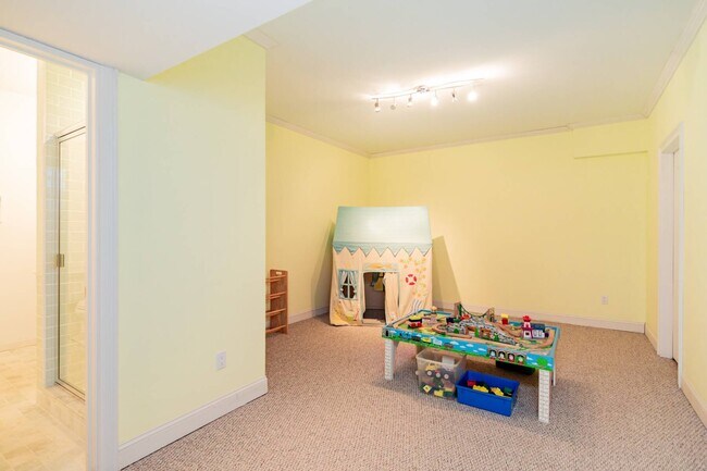 Building Photo - 29 South St