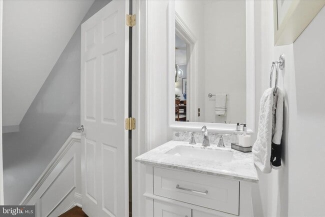 Building Photo - 308 S Fayette St