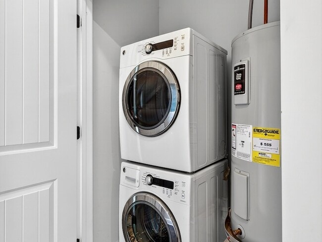 Building Photo - 110 Velena St