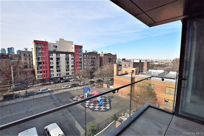 Building Photo - 41-26-41-44 44th St