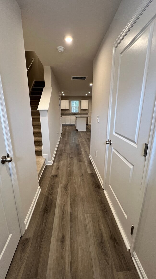 Building Photo - 243 Christiana Ln