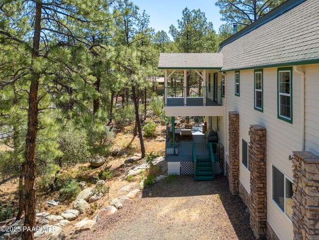 Building Photo - 847 Clubhouse Dr