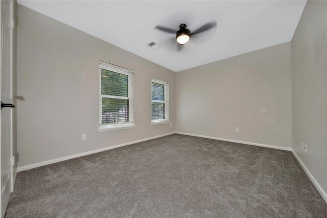 Building Photo - 11 Windledge Pl