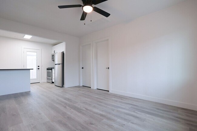 Building Photo - Cozy Ground Level 3 bedroom | 1 Bath in Mi...