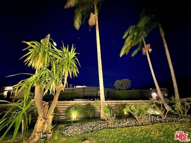 Building Photo - 1341 Charmel Pl