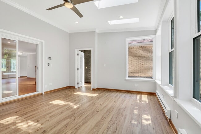 Building Photo - 1206 Lynn Terrace