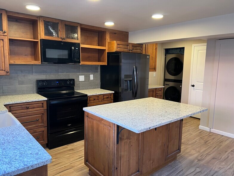 Building Photo - 1111 Pitkin Ave