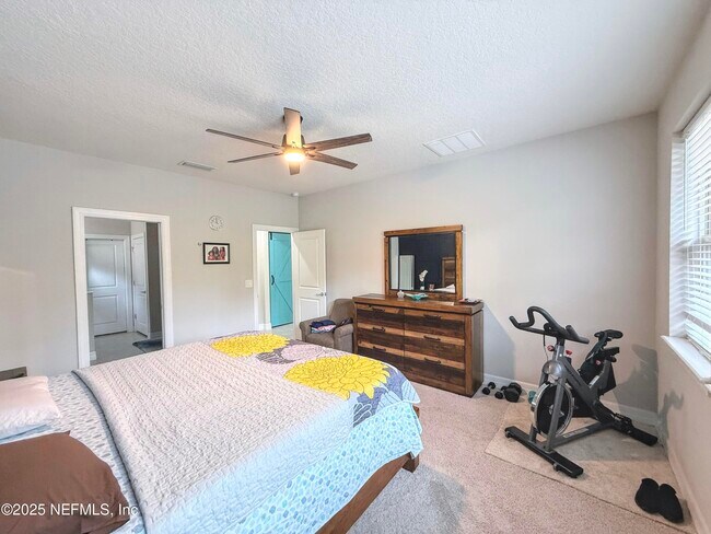 Building Photo - 119 Broomsedge Cir