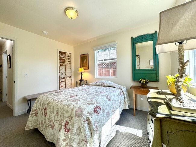 Building Photo - Available For 4+ Months!* Rare Find Furnished Saint Helena Gem, “Upper Tainter” 2 Bedrooms, 2 Bat...