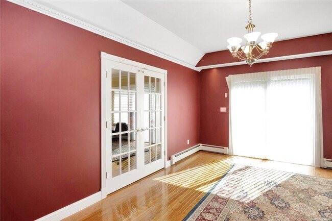 Building Photo - 90 E 7th St