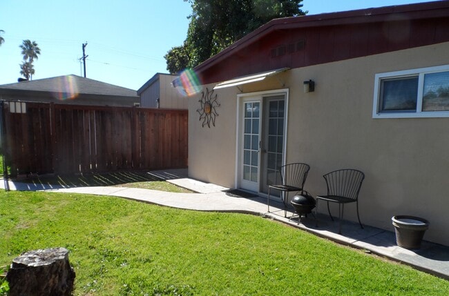 Building Photo - 739 Twin Oaks Ave