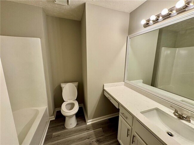 Building Photo - 1255 Avalon Dr